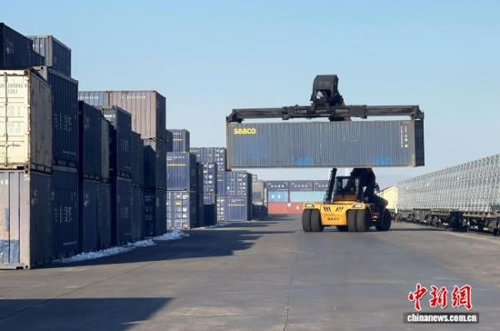 12��11�գ����֬q���������ˆT�ڬq���F·�ڰ��M(j��n)�м��b����b�������� �z