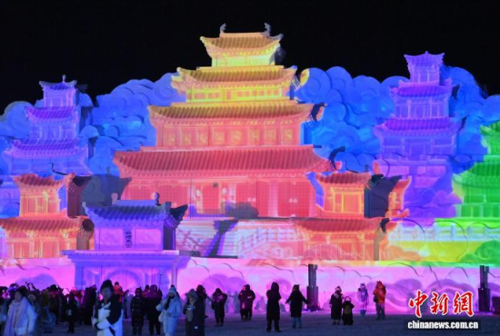 12��26�գ������L��ɽ��ѩ��桰�����m����ʽ������������ �z