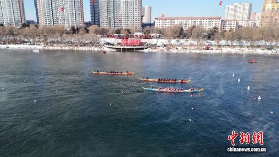 ���۱�ِ�M(j��n)�Ю�(d��ng)����ʯ���� �z