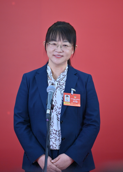 1��26���������f(xi��)����ʡ��ʮ����ί�T��(hu��)���ĴΕ�(hu��)�hί�Tͨ�������S�����ش�ӛ���ᆖ�� ���� �z