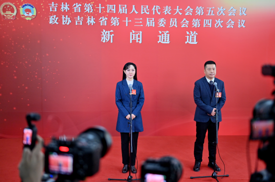 1��26���������f(xi��)����ʡ��ʮ����ί�T�����ĴΕ��hί�Tͨ�������u�B��(��һ)�ش�ӛ���ᆖ�� ���� �z